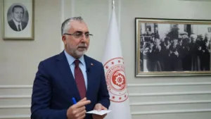 bakan isikhandan genclere mujde SbaxUXE2.webp